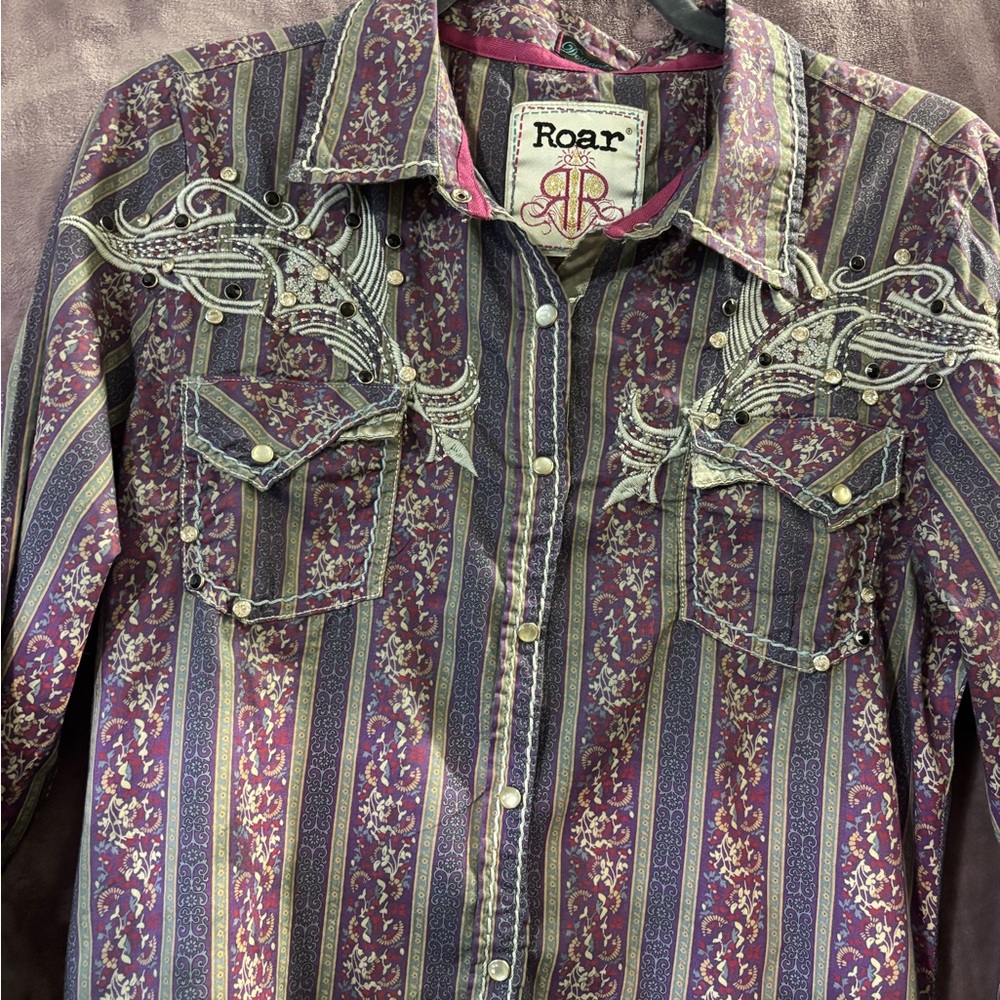 Destined To Roar Multicolor Embroidered Rhinestone Shirt - Picture 4 of 12